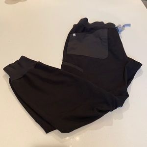 Figs- Black- Scrub set